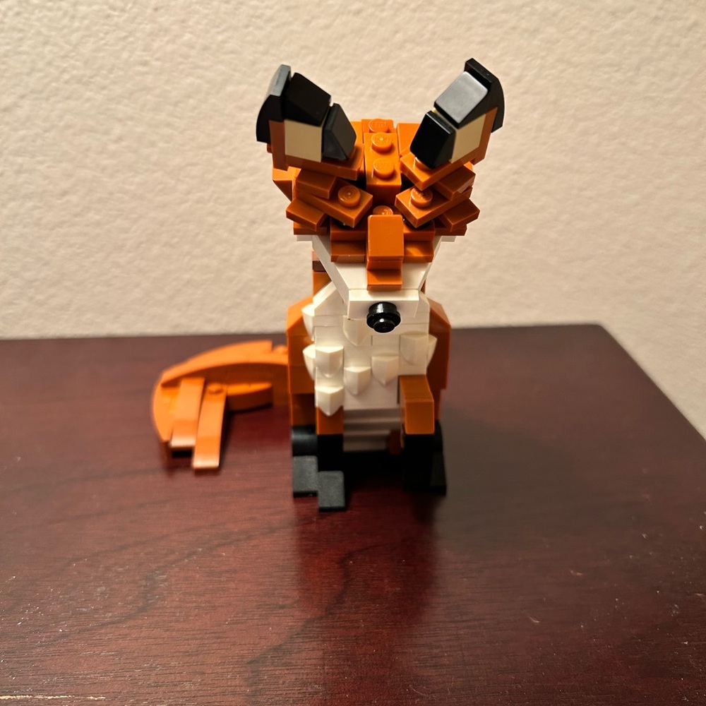 Red Fox Building Brick Model - Picture 6 of 8